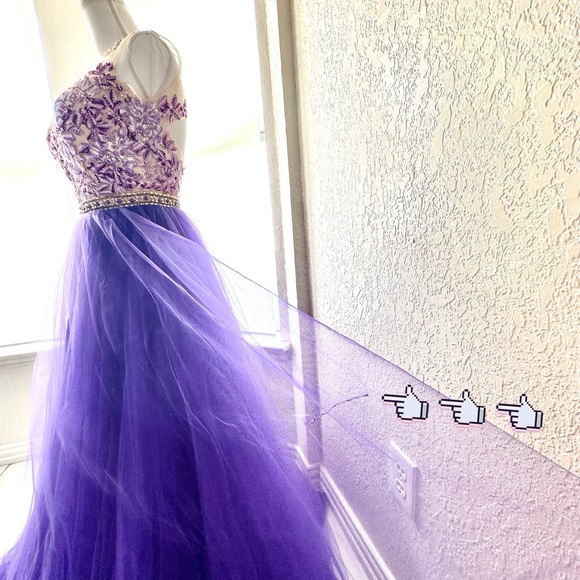 Floral Embroidered Ball Gown Size XS - Picture 11 of 17